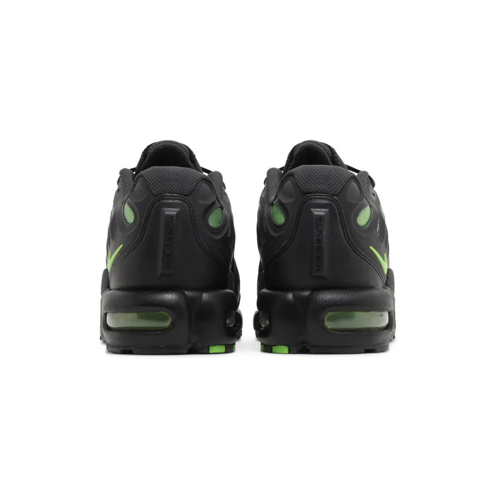 Air Max Plus Drift "Black Green Strike"