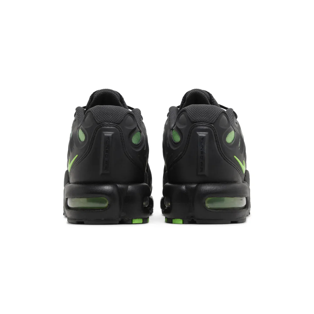 Air Max Plus Drift "Black Green Strike"