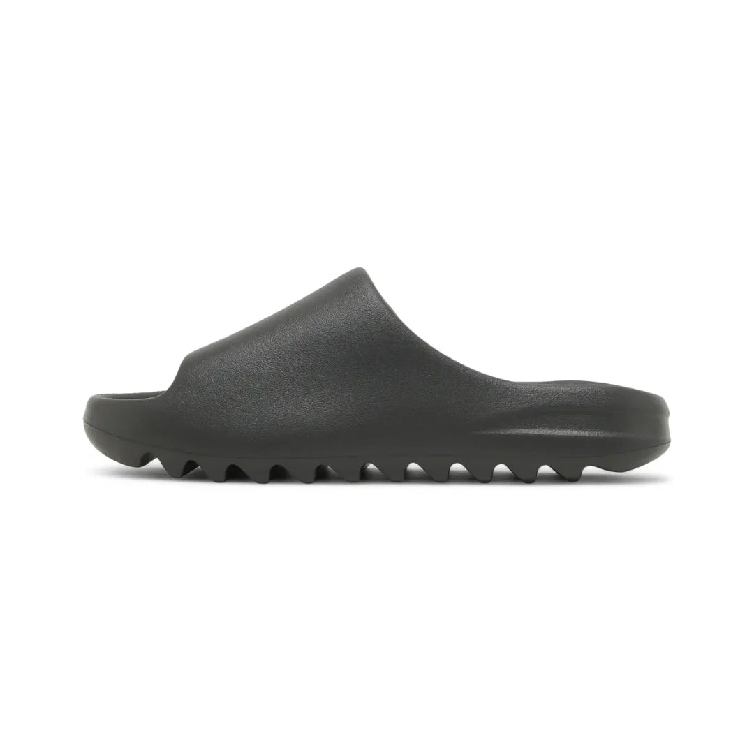 Yeezy Slides "Dark Onyx"