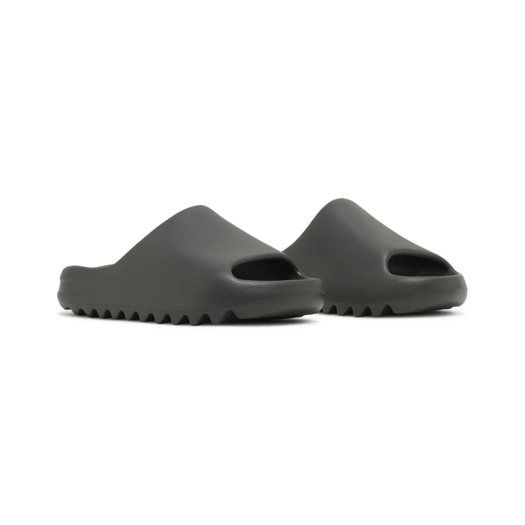 Yeezy Slides "Dark Onyx"