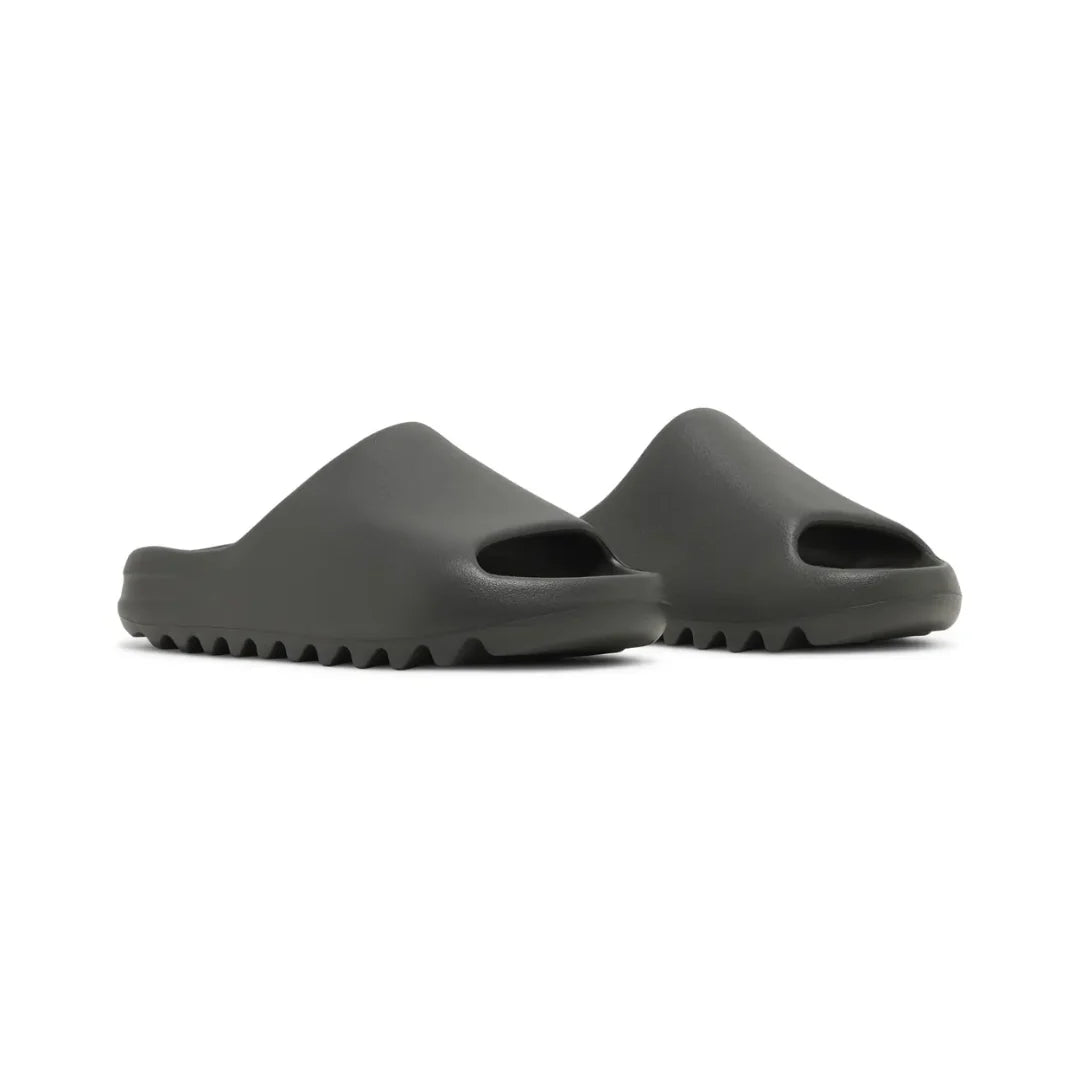 Yeezy Slides "Dark Onyx"